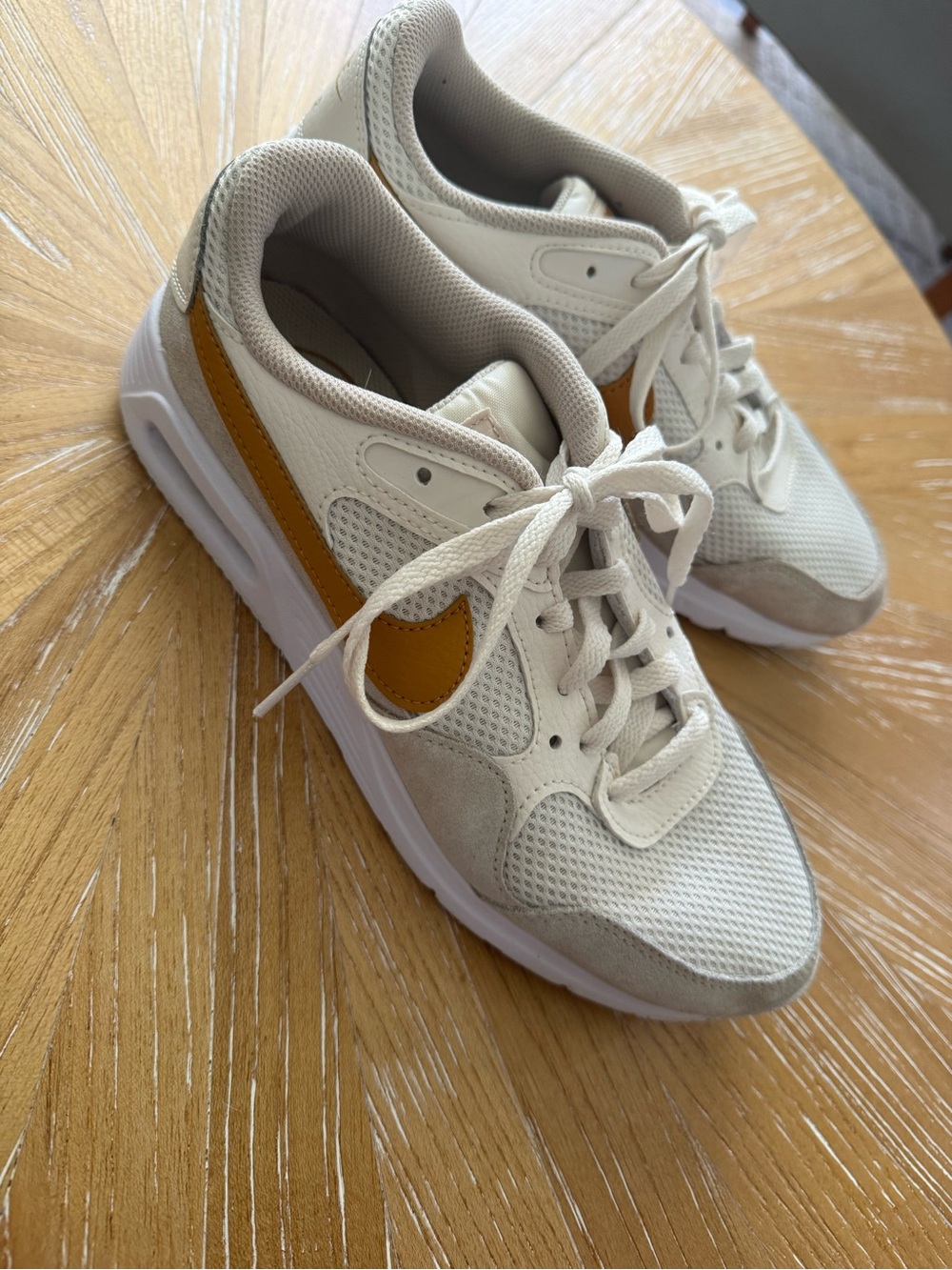 Nike Air Max SC Women’s Size 9 White Beige Gold Sneakers